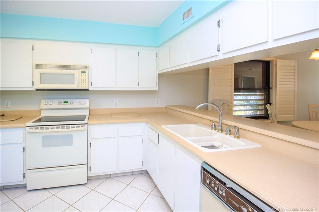 Stuart, Florida 34996, United States, 2 Bedrooms Bedrooms, ,2 BathroomsBathrooms,Residential,Active,143290