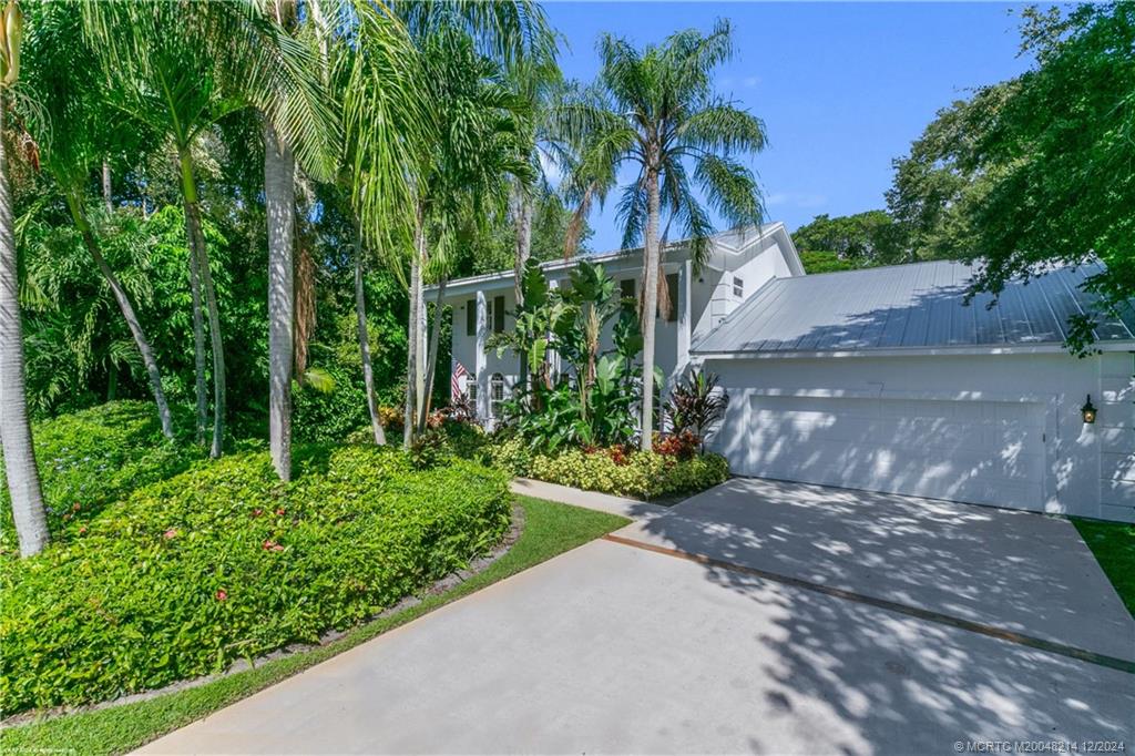 16 Ridgeview Road N