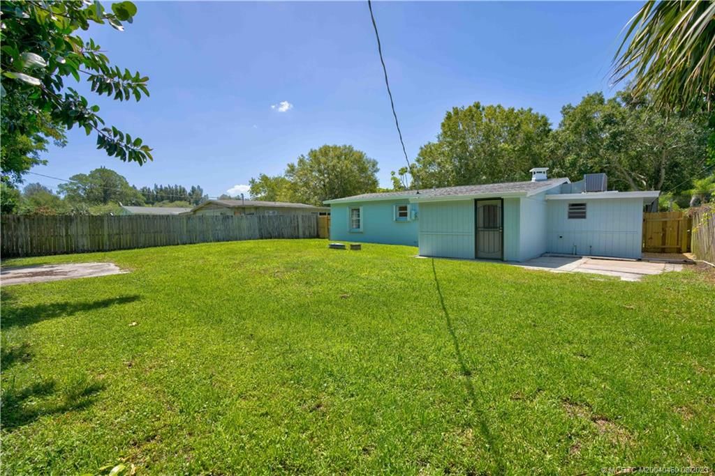 Photo of 2206 Elizabeth Avenue, Fort Pierce, FL 34982 (MLS # M20040460)