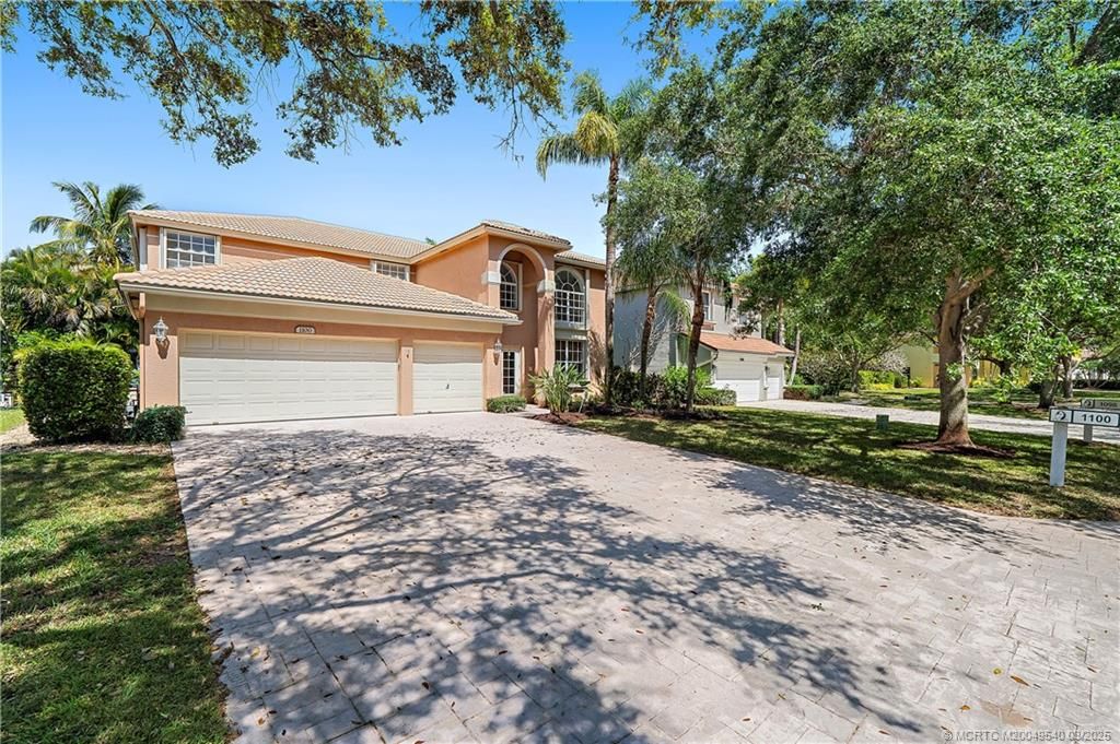 Photo of 1100 Lakeshore Drive, Jupiter, FL 33458 (MLS # M20049540)