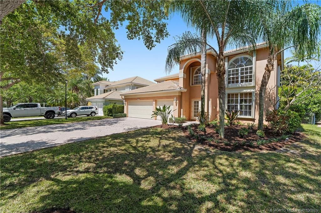Photo of 1100 Lakeshore Drive, Jupiter, FL 33458 (MLS # M20049540)