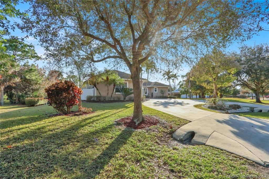 Photo of 757 SE Ashley Oaks Way SE, Stuart, FL 34997 (MLS # M20054263)