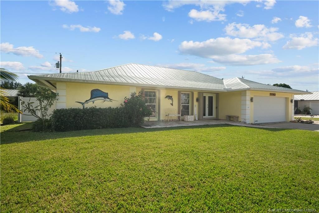 Photo of 5242 SE Nassau Terrace, Stuart, FL 34997 (MLS # M20041848)