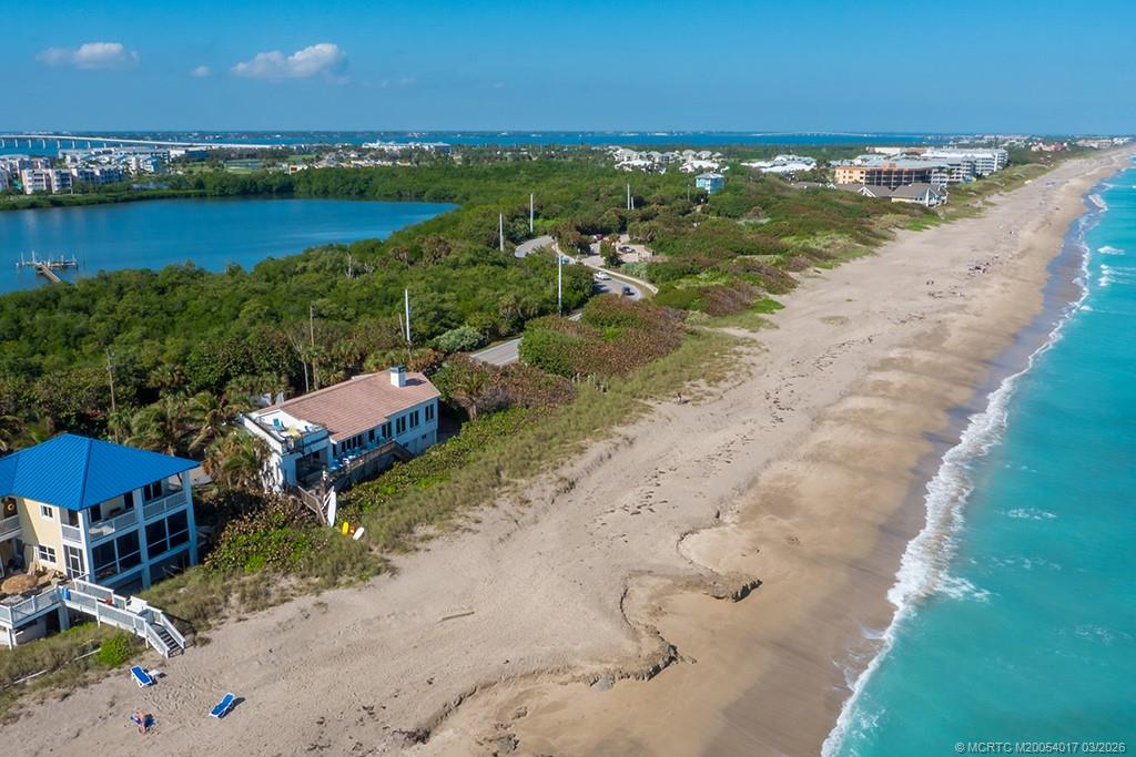 23 NE MacArthur Boulevard