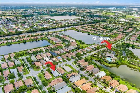 Homes For Sale - 9811 SW Glenbrook Drive<br/> Saint Lucie County, Port St. Lucie, FL 34987