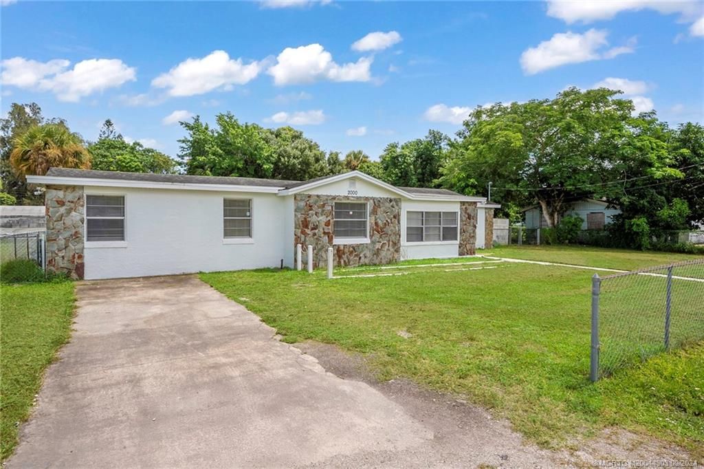 Photo of 2000 N 51st Street, Fort Pierce, FL 34947 (MLS # M20044303)