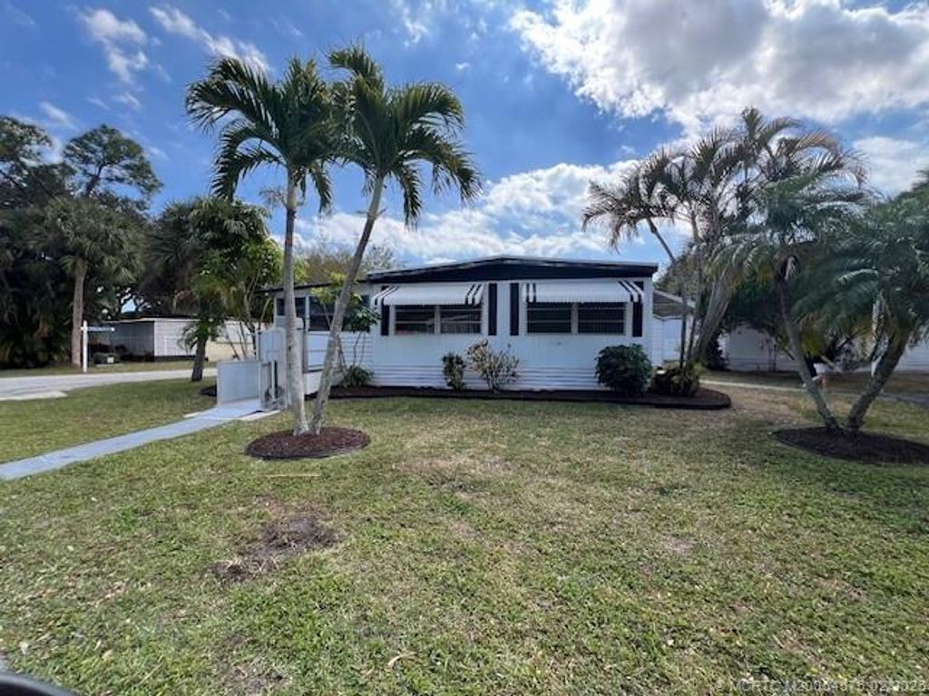 Photo of 2555 PGA Boulevard #67, Palm Beach Gardens, FL 33410 (MLS # M20054575)