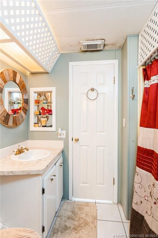 Hobe Sound, Florida 33455, United States, 2 Bedrooms Bedrooms, ,2 BathroomsBathrooms,Residential,Active,150915