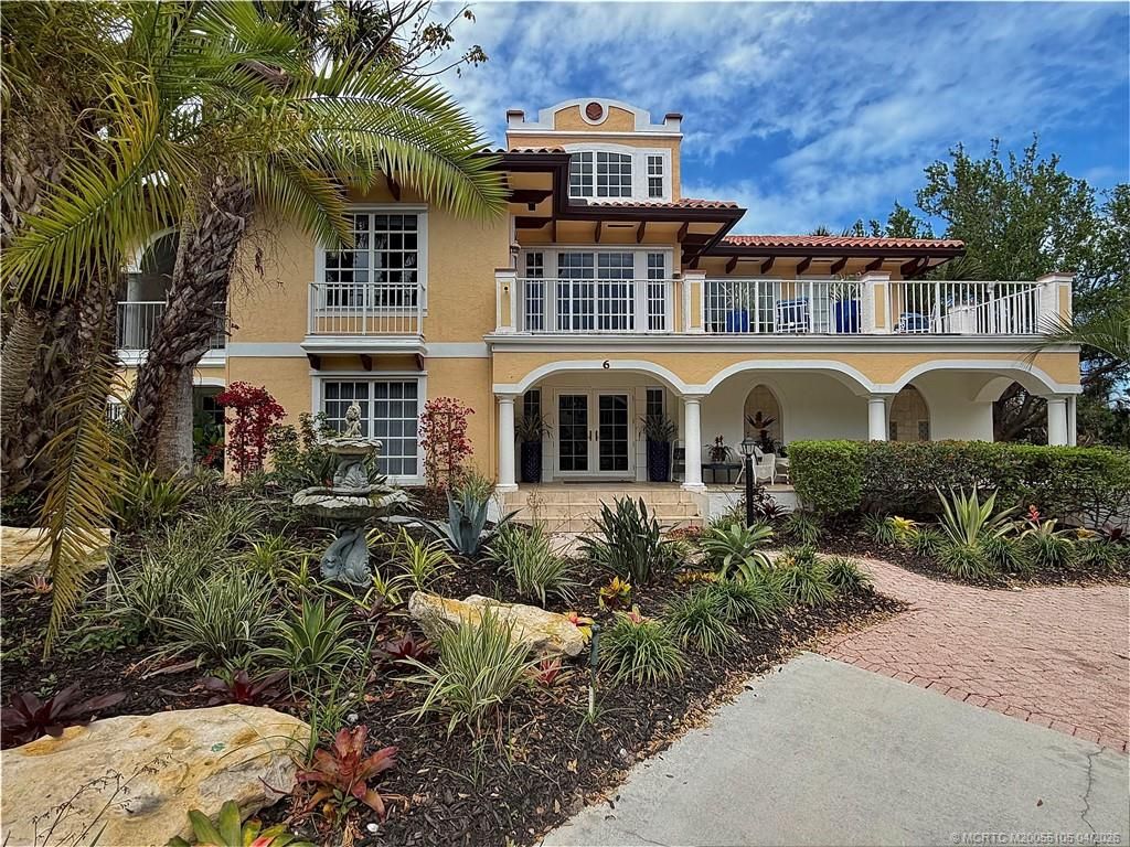 Photo of 6 Castle Hill Way, Stuart, FL 34996 (MLS # M20055105)