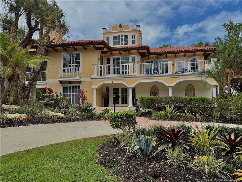 Photo of 6 Castle Hill Way, Stuart, FL 34996 (MLS # M20055105)