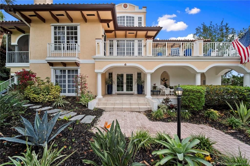 Photo of 6 Castle Hill Way, Stuart, FL 34996 (MLS # M20055105)