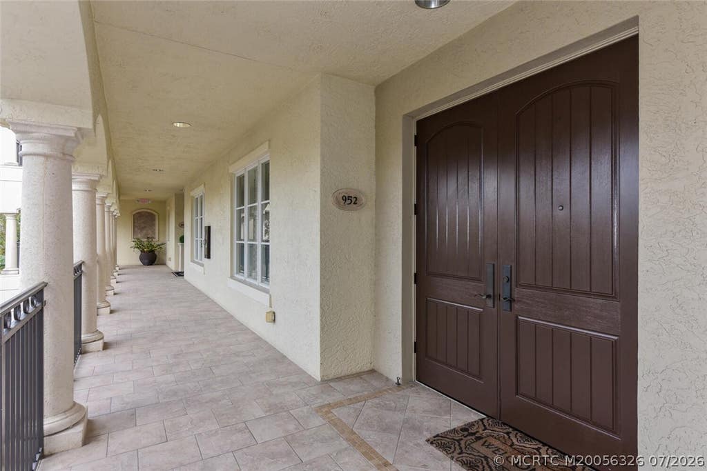 Photo of 952 SE Willoughby Trace, Stuart, FL 34997 (MLS # M20056326)