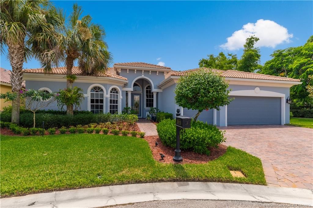 Photo of 2610 SW Bridgeview Terrace, Palm City, FL 34990 (MLS # M20040467)