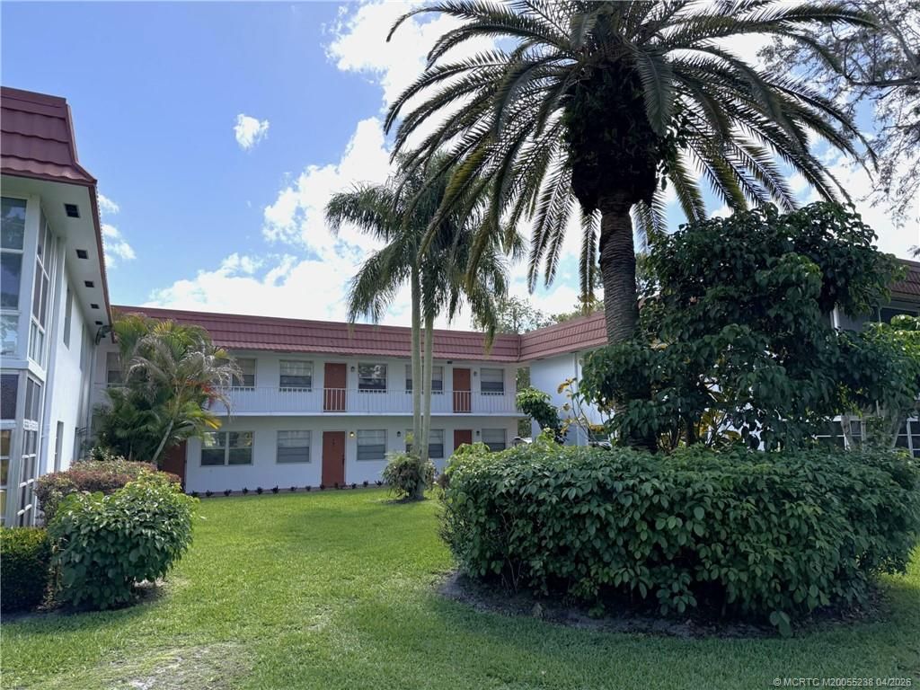 Photo of 2600 SE Ocean Boulevard #Q3, Stuart, FL 34996 (MLS # M20055238)