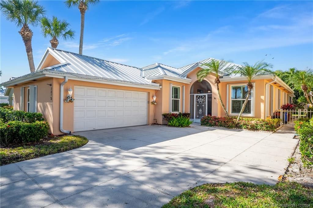 Photo of 2873 SW Brighton Way, Palm City, FL 34990 (MLS # M20047851)
