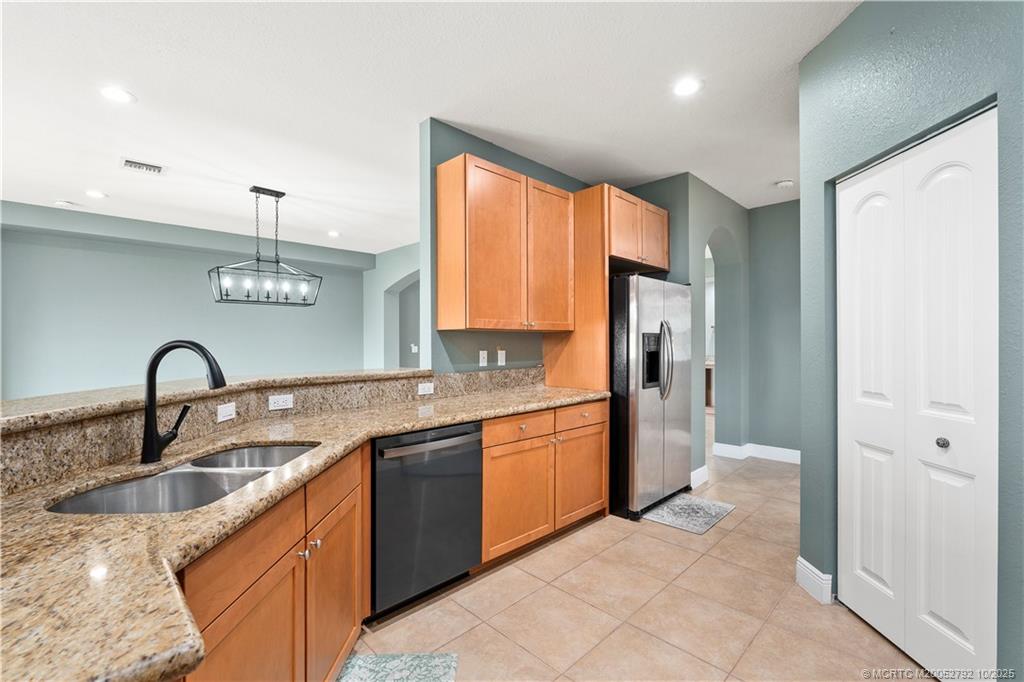 Stuart, Florida 34997, United States, 4 Bedrooms Bedrooms, ,3 BathroomsBathrooms,Residential,Active,233567