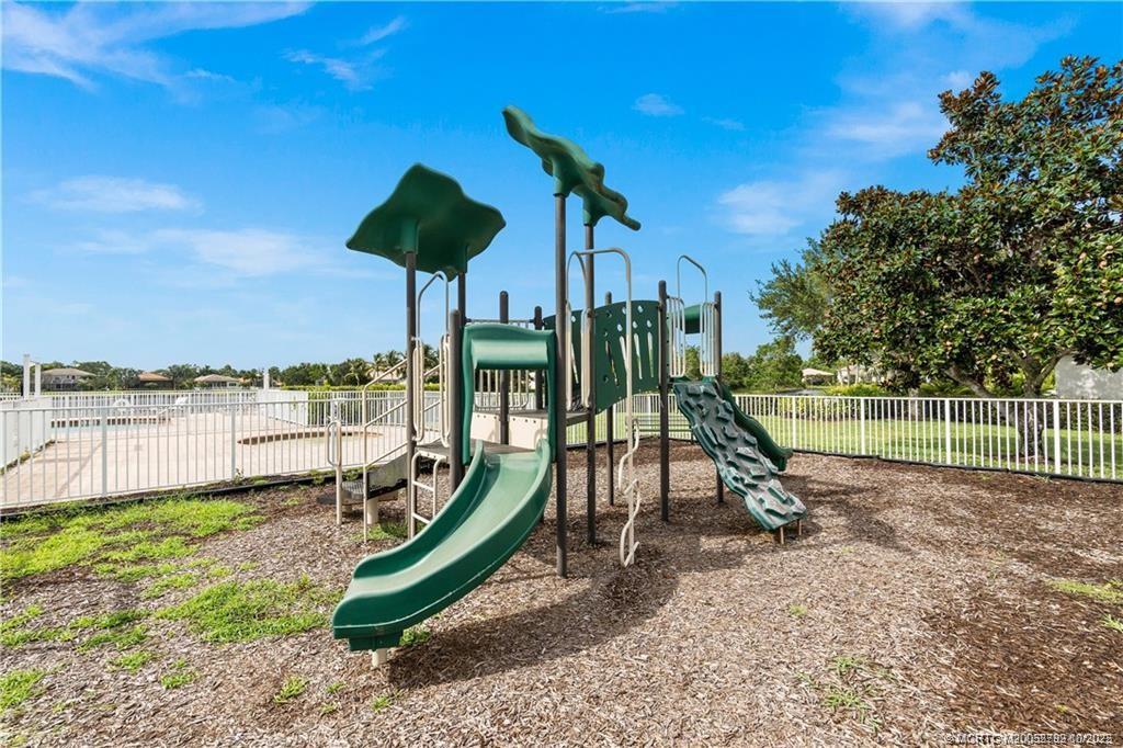 Stuart, Florida 34997, United States, 4 Bedrooms Bedrooms, ,3 BathroomsBathrooms,Residential,Active,233567