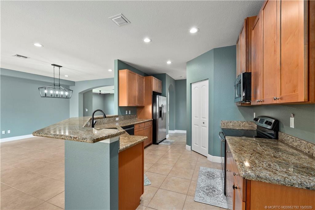 Stuart, Florida 34997, United States, 4 Bedrooms Bedrooms, ,3 BathroomsBathrooms,Residential,Active,233567