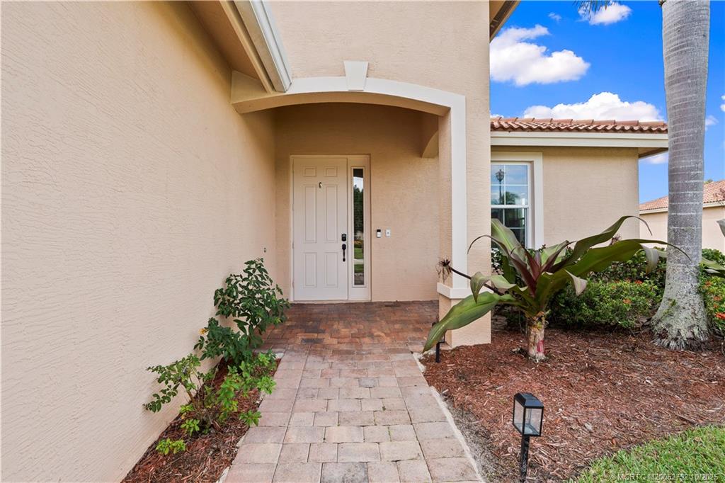 Stuart, Florida 34997, United States, 4 Bedrooms Bedrooms, ,3 BathroomsBathrooms,Residential,Active,233567