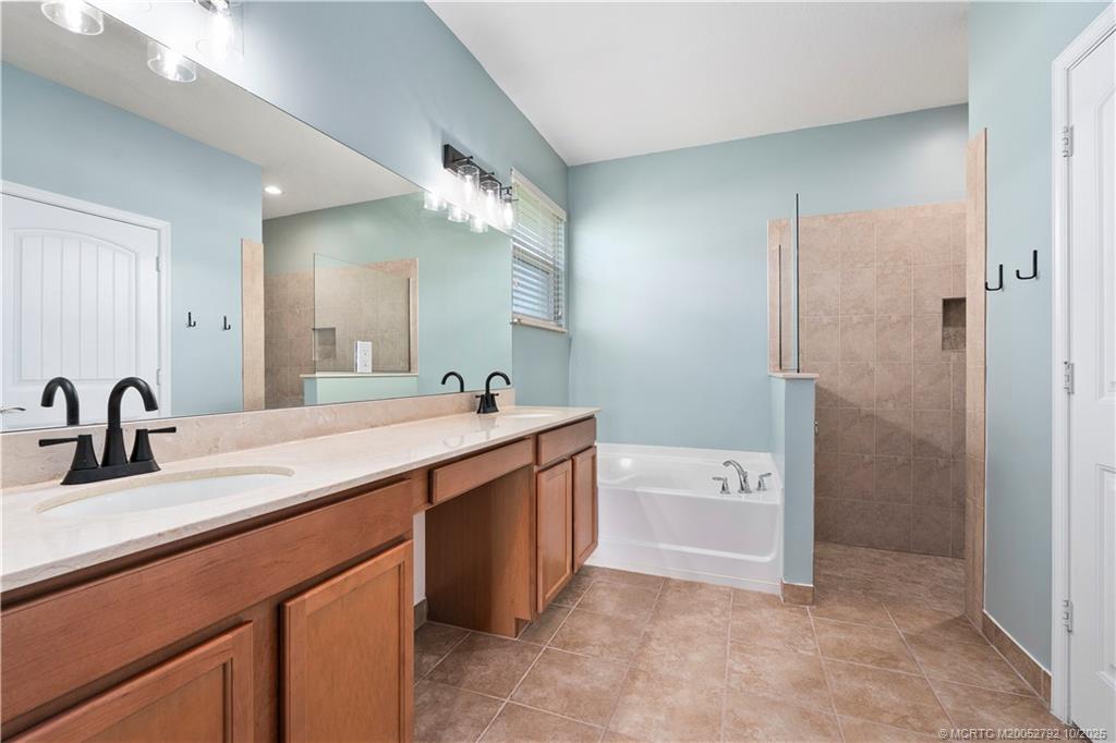 Stuart, Florida 34997, United States, 4 Bedrooms Bedrooms, ,3 BathroomsBathrooms,Residential,Active,233567