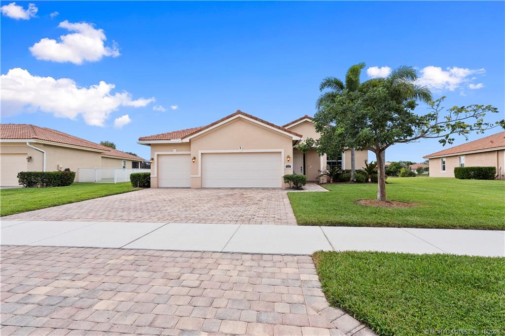 Stuart, Florida 34997, United States, 4 Bedrooms Bedrooms, ,3 BathroomsBathrooms,Residential,Active,233567