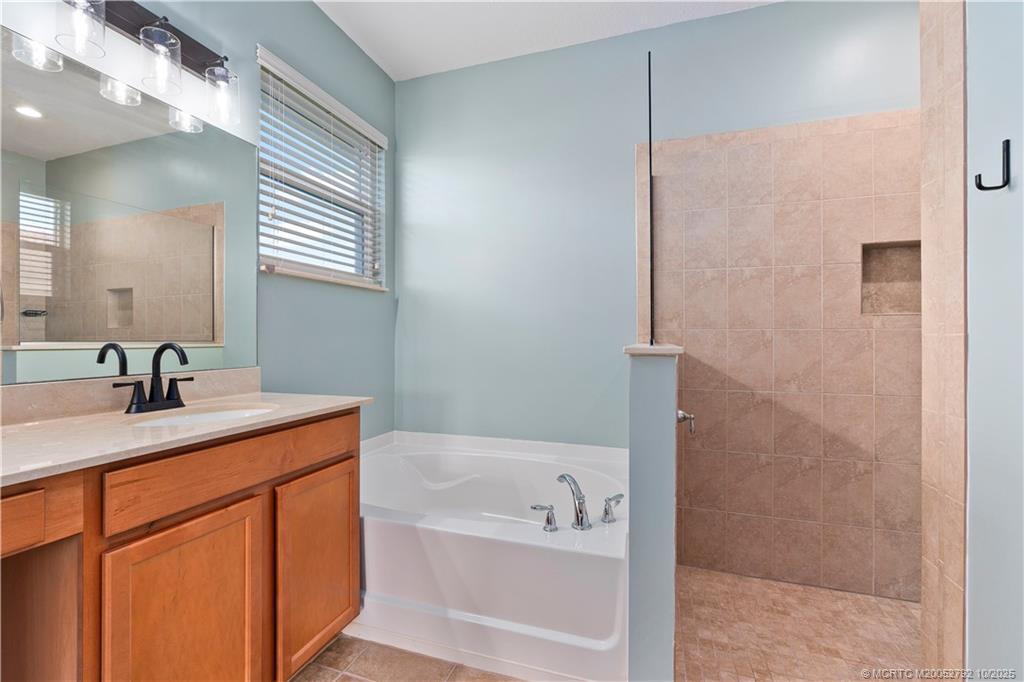 Stuart, Florida 34997, United States, 4 Bedrooms Bedrooms, ,3 BathroomsBathrooms,Residential,Active,233567