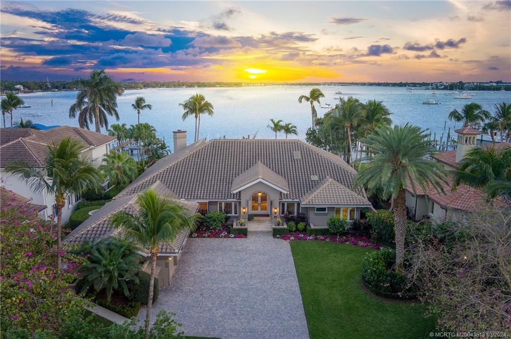 Photo of 721 SW Bay Pointe Circle, Palm City, FL 34990 (MLS # M20043618)