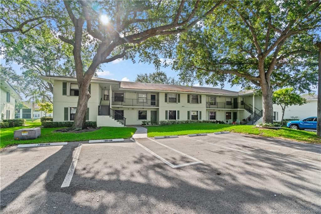 Photo of 1001 Sabal Ridge Circle #D, Palm Beach Gardens, FL 33418 (MLS # M20050686)