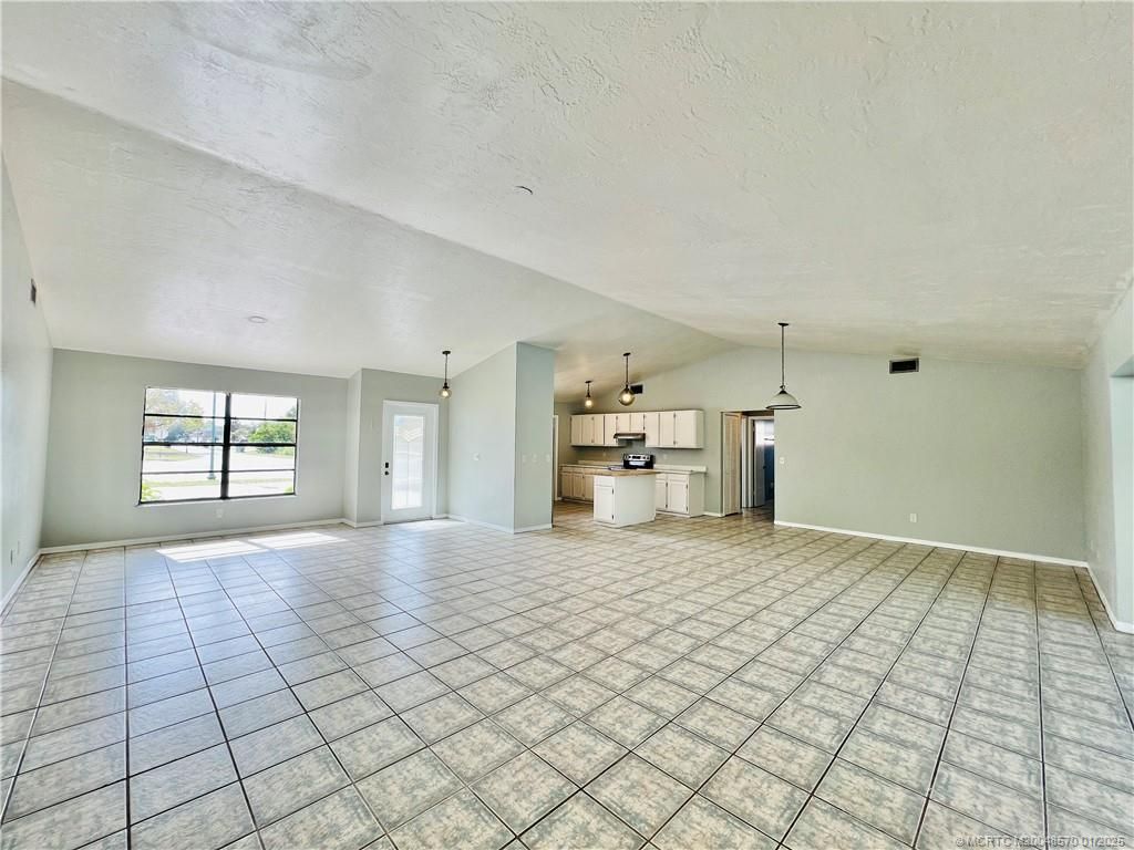 Photo of 1499 SE Port St Lucie Boulevard, Port Saint Lucie, FL 34952 (MLS # M20048570)