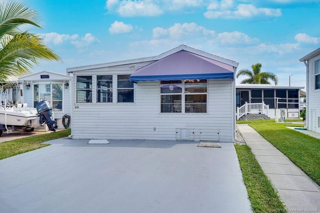 Photo of 336 Nettles Boulevard, Jensen Beach, FL 34957 (MLS # M20043281)