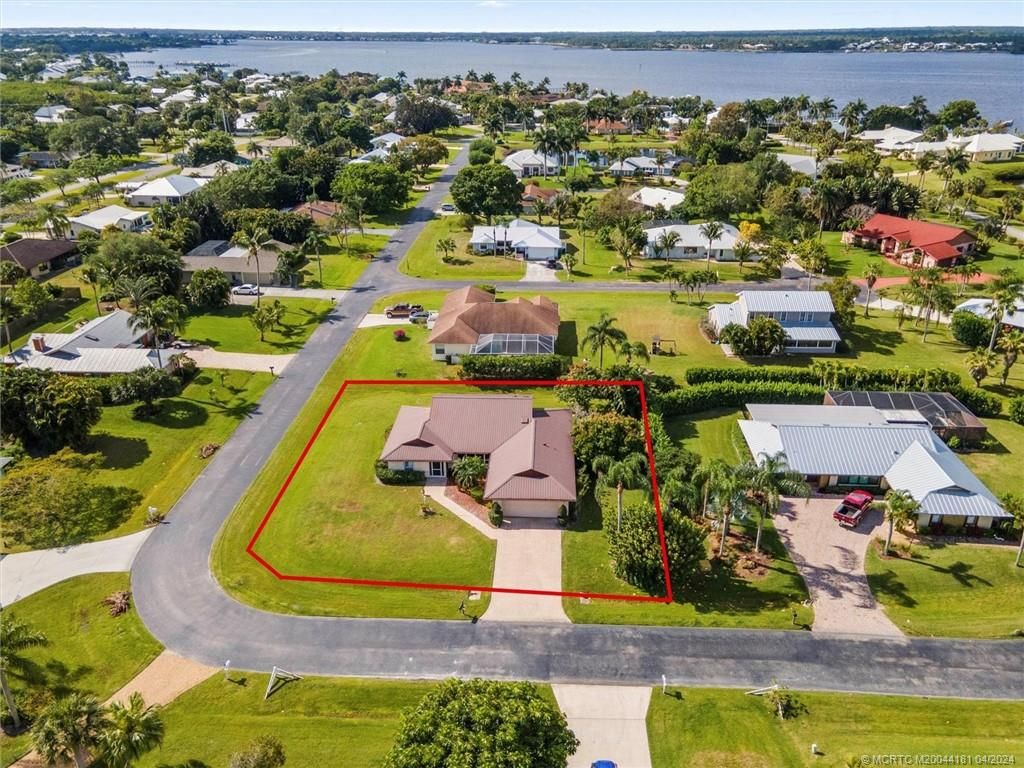 Photo of 2406 NW Cove View, Stuart, FL 34994 (MLS # M20044181)