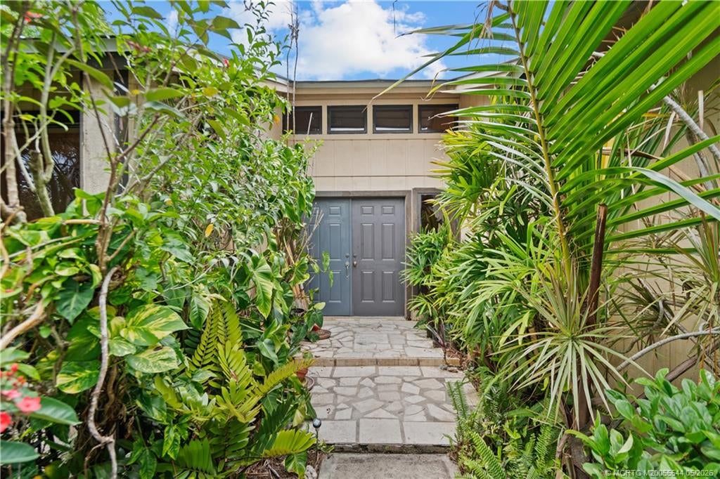 Photo of 2725 SW Bridgeway Street, Palm City, FL 34990 (MLS # M20055544)