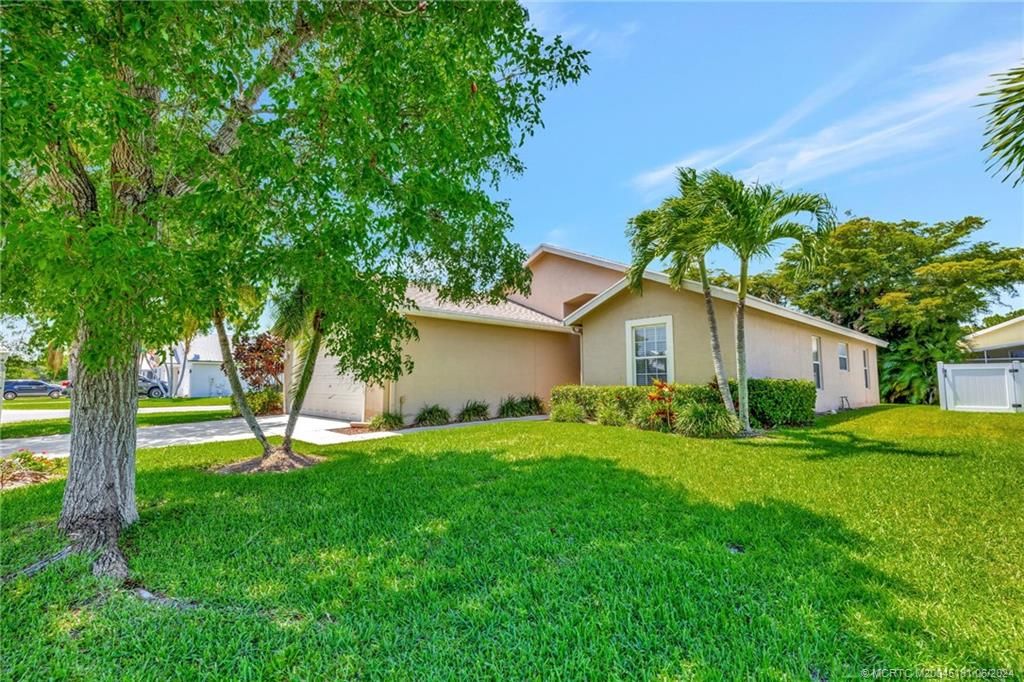 Photo of 2761 SW Riviera Road, Stuart, FL 34997 (MLS # M20045181)