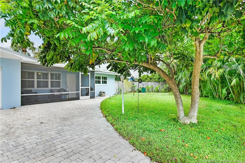 Photo of 4572 NE Lorraine Circle, Jensen Beach, FL 34957 (MLS # M20046210)