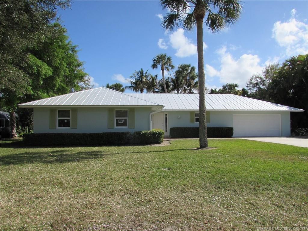 Photo of 15 N Via Lucindia Drive N, Stuart, FL 34996 (MLS # M20038768)