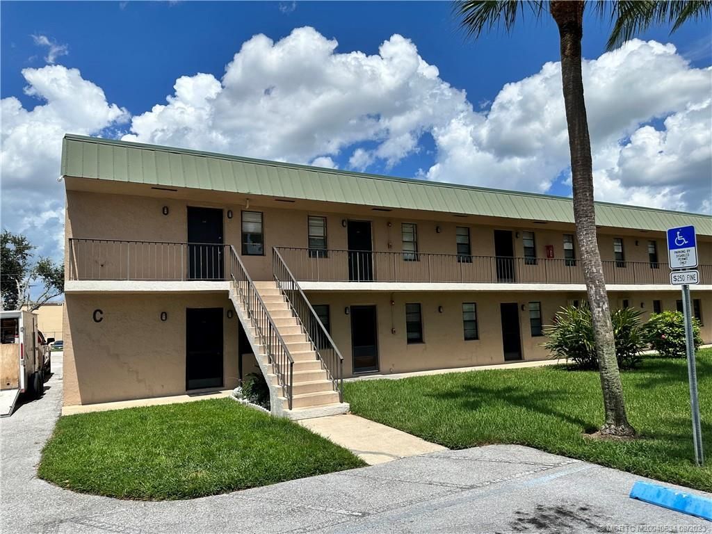 Photo of 1081 SE Monterey Road #31, Stuart, FL 34994 (MLS # M20040534)