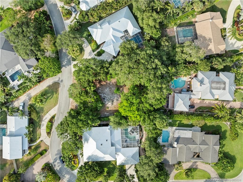 Photo of 27 Rio Vista Drive, Stuart, FL 34996 (MLS # M20050903)