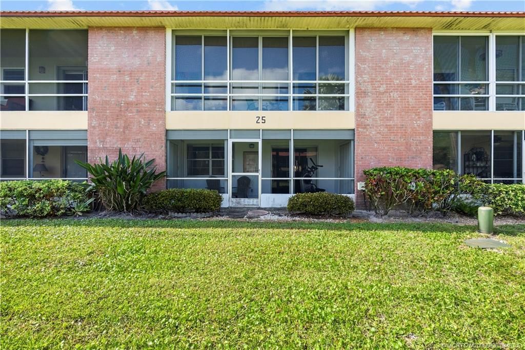 Photo of 1949 SW Palm City Road #25C, Stuart, FL 34994 (MLS # M20055020)