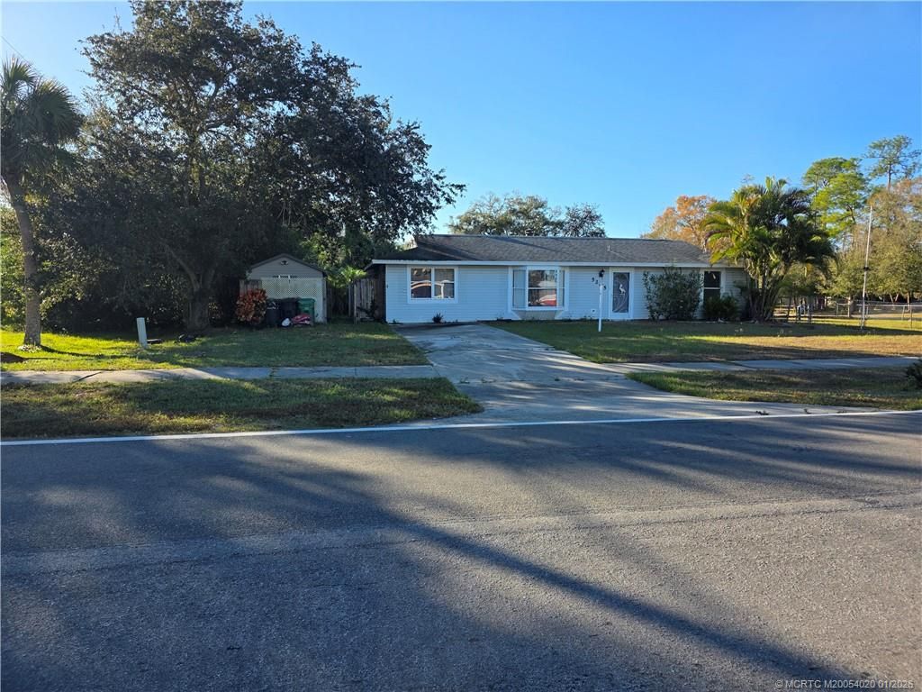 Photo of 5205 Fort Pierce Boulevard, Fort Pierce, FL 34951 (MLS # M20054020)