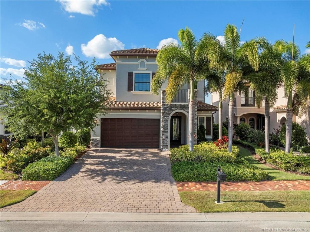 Photo of 569 SE Fascino Circle, Port Saint Lucie, FL 34984 (MLS # M20051054)
