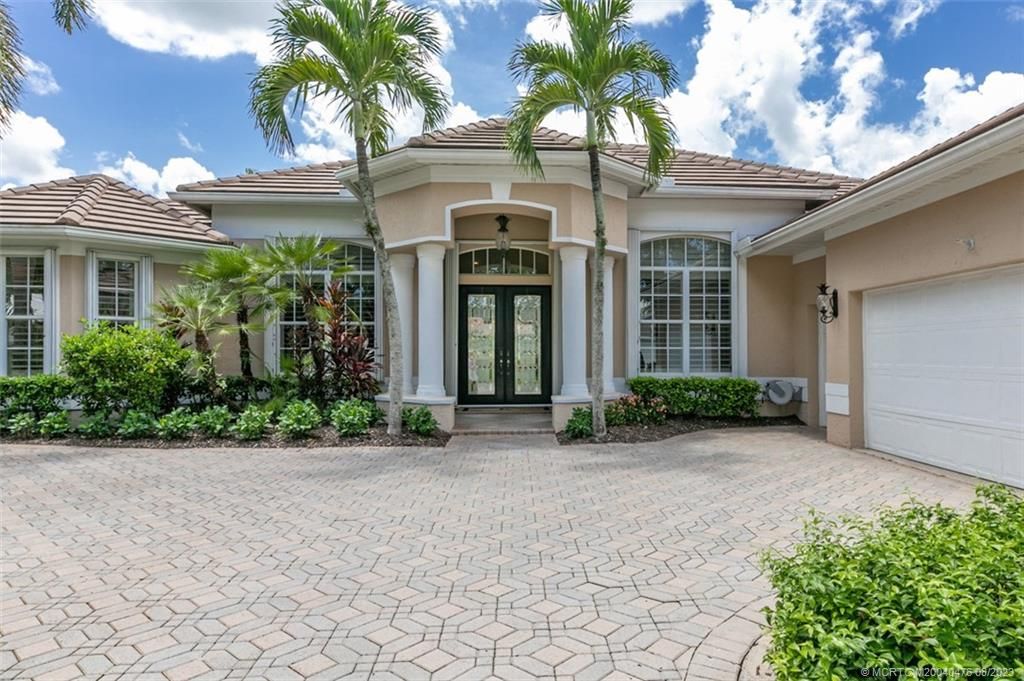 Photo of 2042 SW Bradford Place, Palm City, FL 34990 (MLS # M20040476)