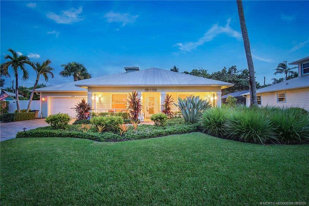 Photo of 4586 SE Manatee Terrace, Stuart, FL 34997 (MLS # M20056399)
