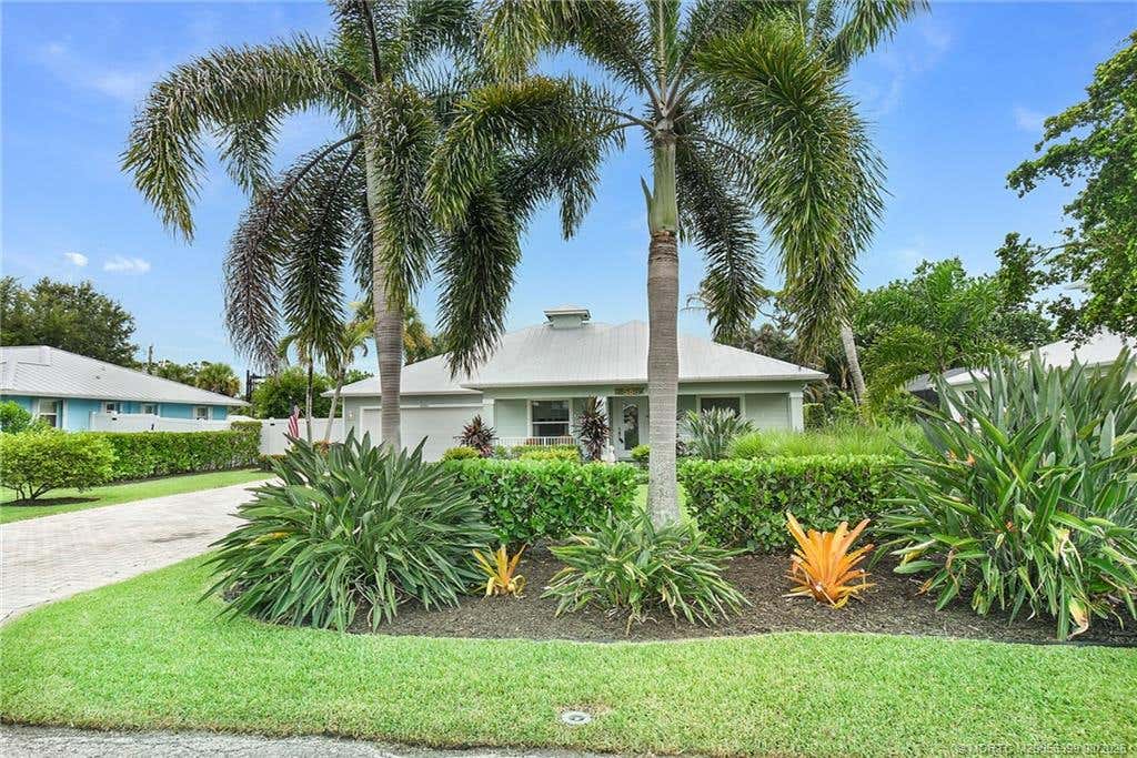 Photo of 4586 SE Manatee Terrace, Stuart, FL 34997 (MLS # M20056399)
