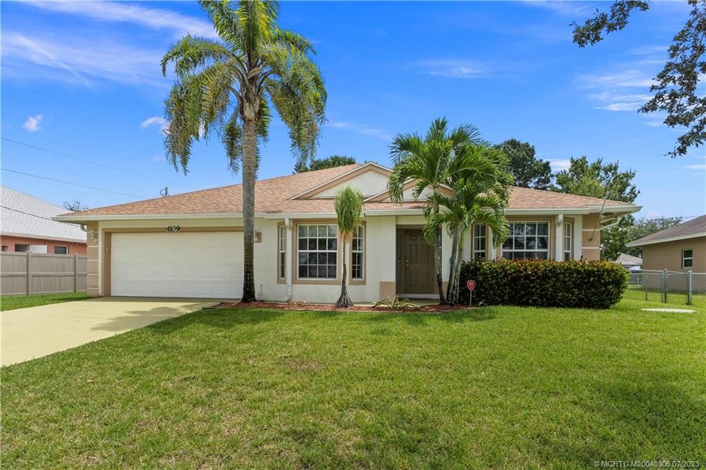 Photo of 4109 SW Darien Street, Port Saint Lucie, FL 34953 (MLS # M20040306)