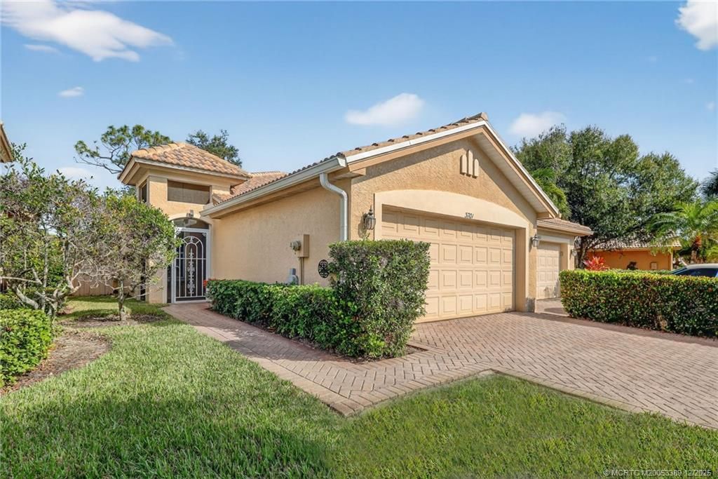 Photo of 3701 NW Willow Creek Drive, Jensen Beach, FL 34957 (MLS # M20053389)