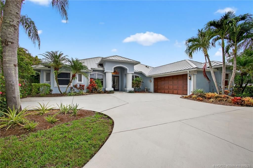 Photo of 4821 SW Lake Grove Circle, Palm City, FL 34990 (MLS # M20051415)