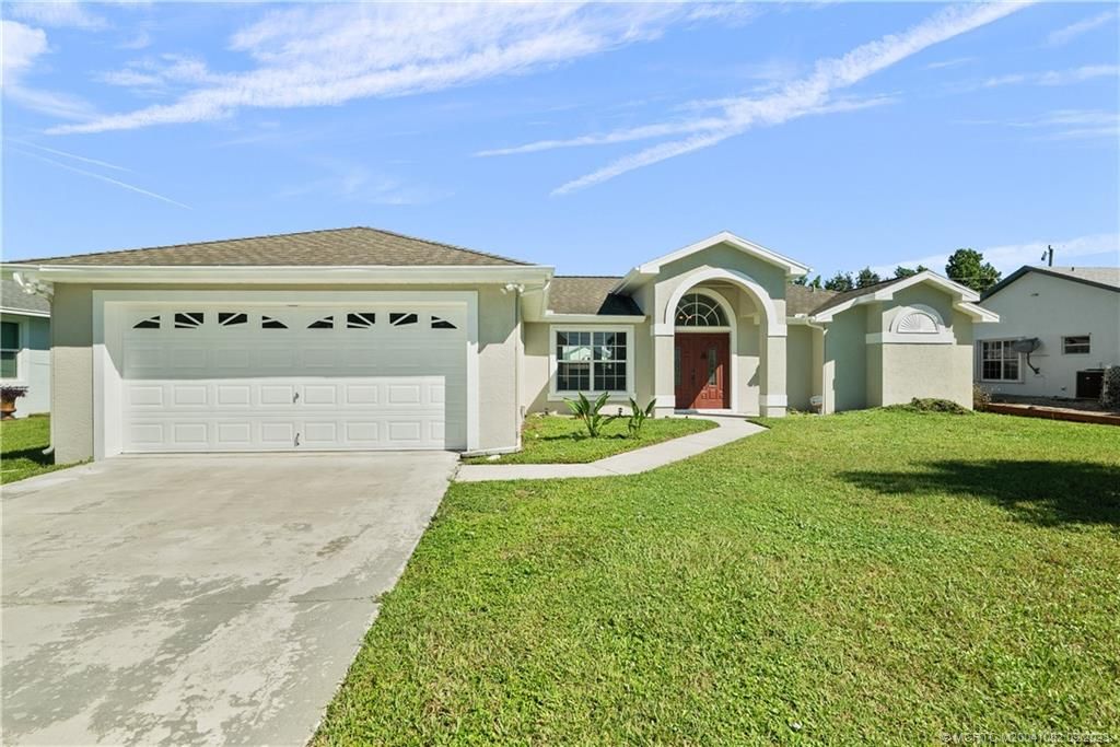 Photo of 463 SW Dalton Circle, Port Saint Lucie, FL 34953 (MLS # M20041082)