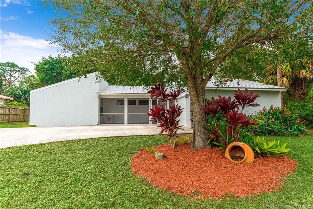 Photo of 6009 Seagrape Drive, Fort Pierce, FL 34982 (MLS # M20037263)