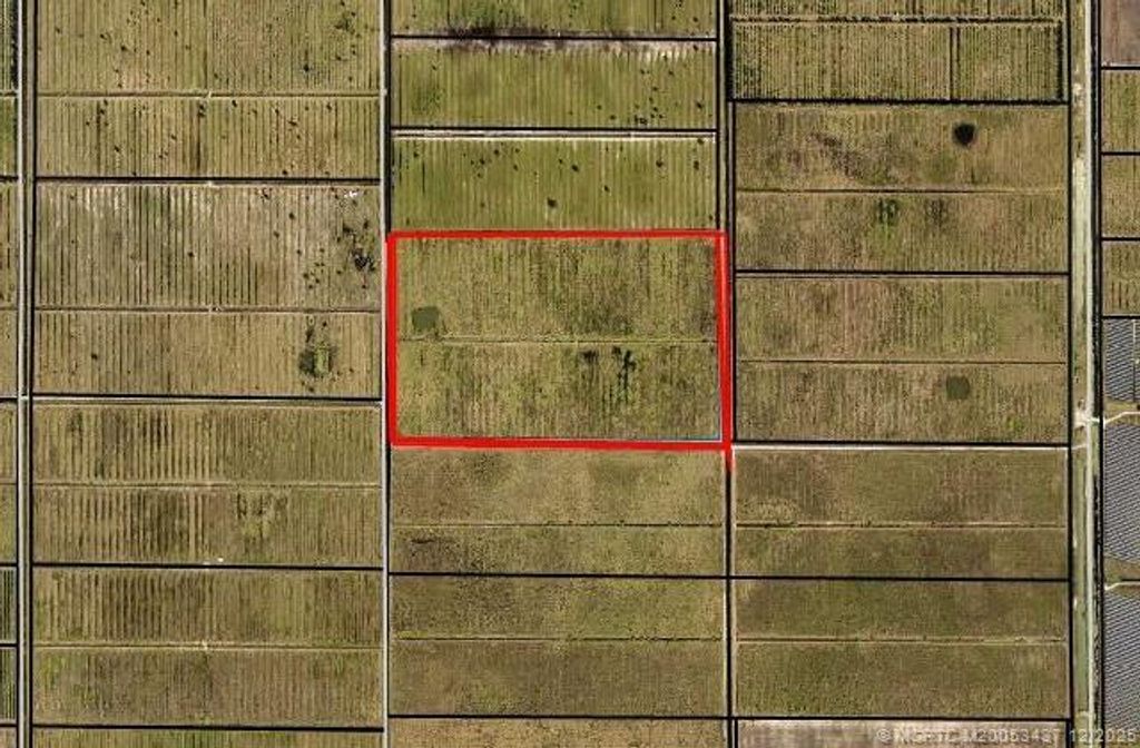 Photo of 130 130th Avenue SW, Vero Beach, FL 32968 (MLS # M20053437)