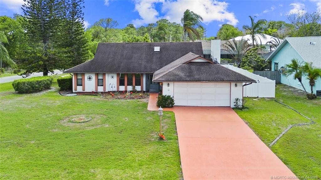 Photo of 992 SE Thornhill Drive, Port Saint Lucie, FL 34983 (MLS # M20055141)